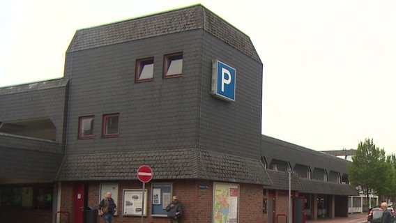 Das zentrale Parkhaus in der Stadt Schleswig. © NDR 
