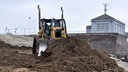 Ein Bagger agiert auf der größten Wasserbaustelle Deutschlands bei Brunsbüttel © NDR Fotograf: Peter Bartelt