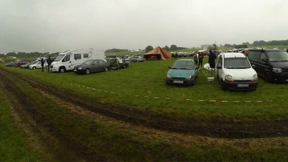 Aufbau der Zelte zum Festival in Wacken.  
