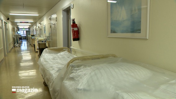 Ein leere Flur auf der Corona-Station im städtischen Krankenhaus in Kiel © NDR 