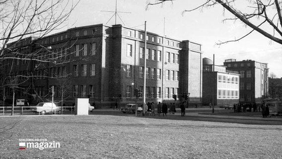 Eine historische Aufnahme der Kieler Ingenieursschule. © NDR Foto: NDR Screenshot