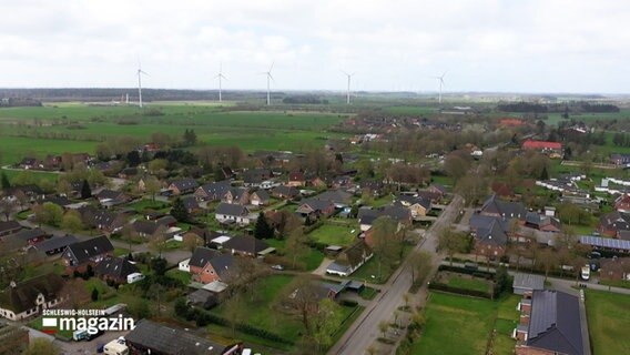 Eine Luftbildaufnahme des Ortes Ladelund, nahe der dänischen Grenze © NDR Foto: NDR Screenshot