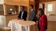 Schleswig-Holsteins Verkehrsminister Claus Ruhe Madsen (CDU) bei einer Pressekonferenz mit seinem dänischen Amtskollegen © NDR Foto: NDR Screenshot