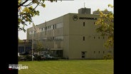Eine Aufnahme des ehemaligen Motorola-Werkes in Flensburg © NDR Foto: NDR Screenshot