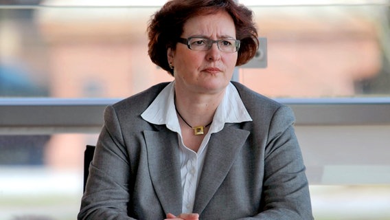 Landeswahlleiterin Manuela Söller-Winkler verfolgt Debatte um neues Wahlrecht. © dpa Foto: Carsten Rehder