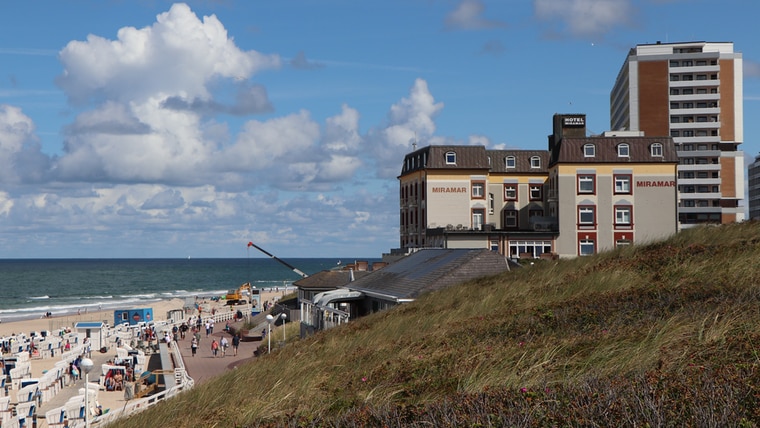 Ein Strand-Restaurant auf Sylt. © NDR Foto: Simone Steinhardt