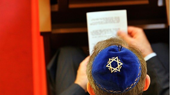 Gebet in einer Synagoge © dpa/picture-alliance 