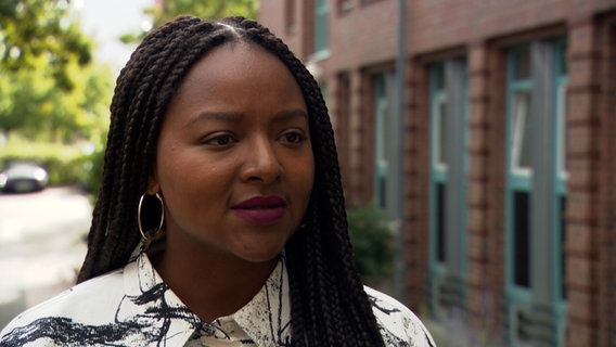 Aminata Touré gibt ein Interview © NDR Foto: NDR Screenshots