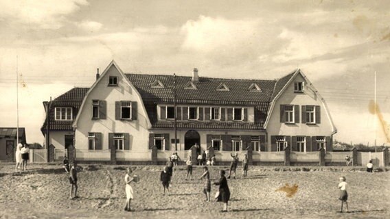 Sankt Peter Ording in Nordfriesland, Kinderheim Heimattreue, spielende Kinder © picture alliance / Arkivi/akpool GmbH | Foto: picture alliance / Arkivi/akpool GmbH |