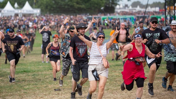 Der Holy Ground während der Eröffnung auf dem Wacken Festival. © NDR Foto: Janis Röhlig