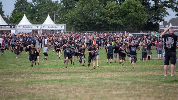Der Holy Ground während der Eröffnung auf dem Wacken Festival. © NDR Foto: Janis Röhlig