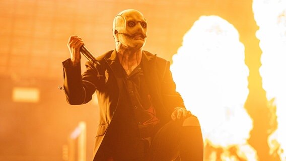 Corey Taylor, Sänger der Band Slipknot, steht beim Wacken Open Air Festival auf der Bühne. © dpa Bildfunk | Daniel Reinhardt Foto: Daniel Reinhardt