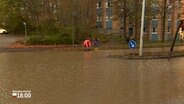 Ein Wasserrohrbruch in Kiel-Mettenhof. © NDR 