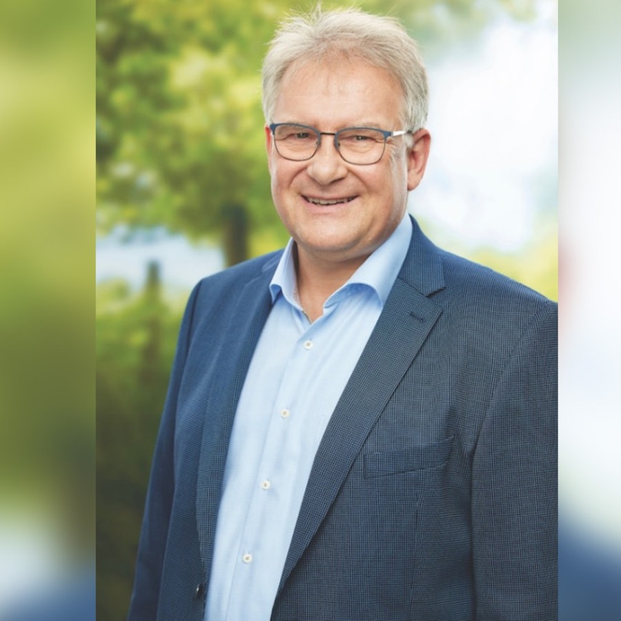 Stefan Weber (SPD) lächelt in die Kamera. Stefan Weber (SPD) lächelt in die Kamera.