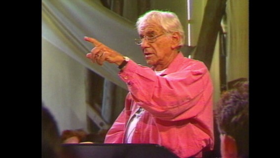 Dirigent Leonard Bernstein. © NDR 