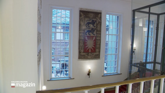 Der Wandteppich im Kieler Landeshaus © NDR 