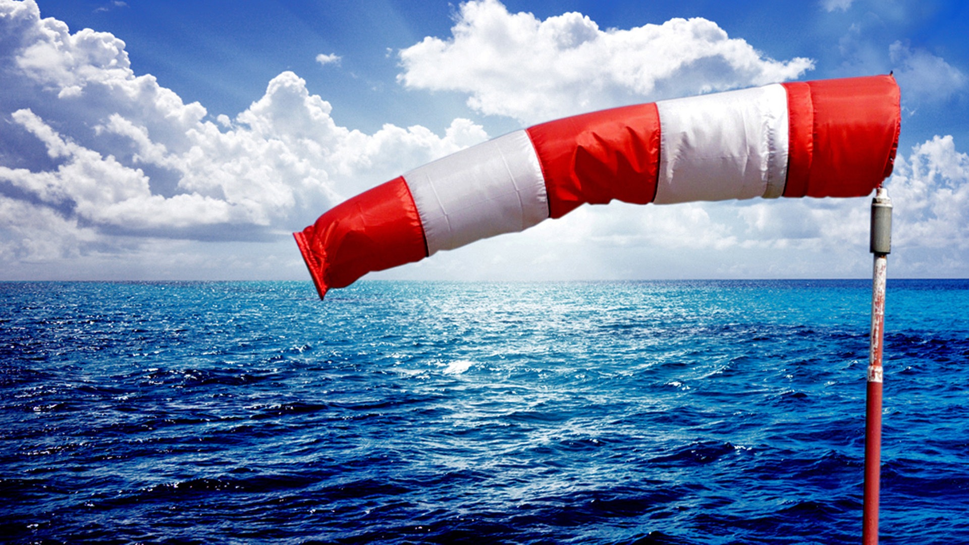 Windhose am Meer (Bildmontage) © Fotolia Foto: Artocalypse, Iakov Kalinin