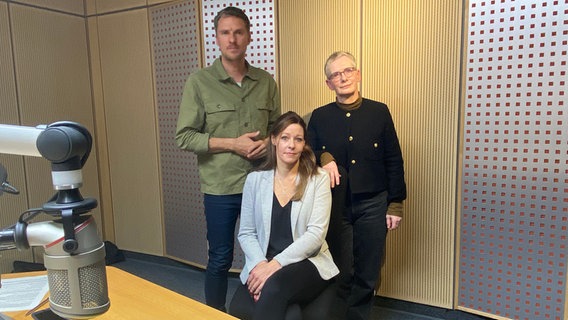 Arne-Torben Voigts, Petra Bahr und Rebecca Seidler im Studio von NDR 1 Niedersachsen © NDR Foto: NDR