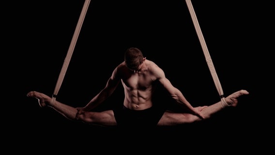 Tim Kriegler vom Feuerwerk der Turnkunst Showteam. © Feuerwerk der Turnkunst 