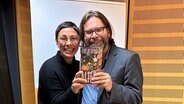 Marco Heuer und Martina Gilica im Studio. © NDR 
