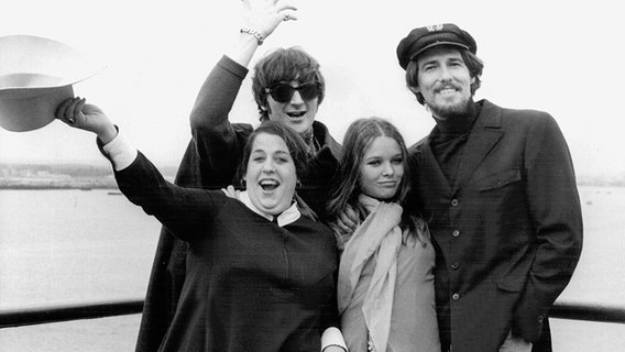 Die Musikgruppe "The Mamas and the Papas" © picture-alliance / dpa 