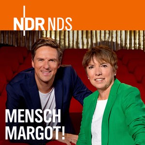 Theologin Margot Käßmann und Moderator Arne-Torben Voigts © NDR Foto: Jessica Schantin