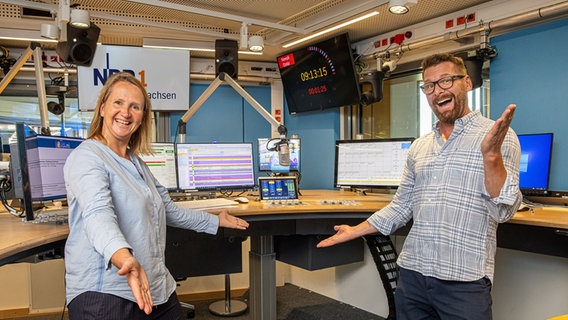 Susanne Neuß und Andreas Kuhlage im NDR 1 Niedersachsen Studio. © NDR Foto: Axel Herzig