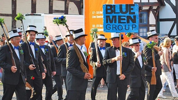 Scheibenschießen-Schützen bei der NDR 1 Niedersachsen Sommertour in Nienburg © NDR Foto: Stephanie Noltemeyer