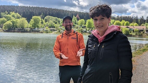 Schorse auf dem Campingplatz Kreuzeck im harz mit Lydia Böttcher © NDR Foto: Luisa Müller