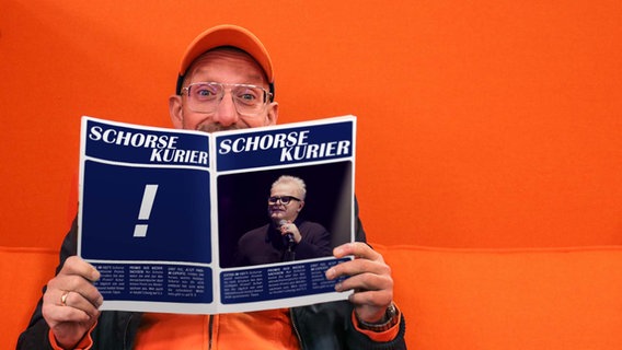 Schorse mit einer Klatsch-Zeitschrift, die "Schorse Kurier" heißt © NDR / picture alliance/dpa Foto: Luisa Müller / Gerald Matzka