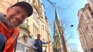 Schorse und Käpt'n Drechsler sind in Oldenburg unterwegs. © NDR 