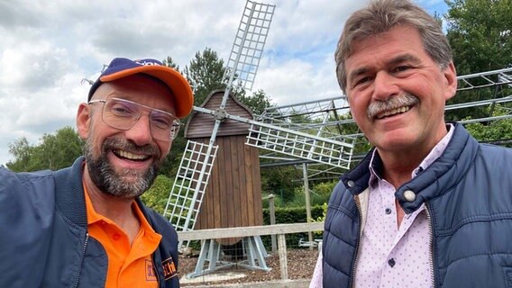 Schorse und Käptn Drechsler in Wiesmoor © NDR Foto: Jürgensmann