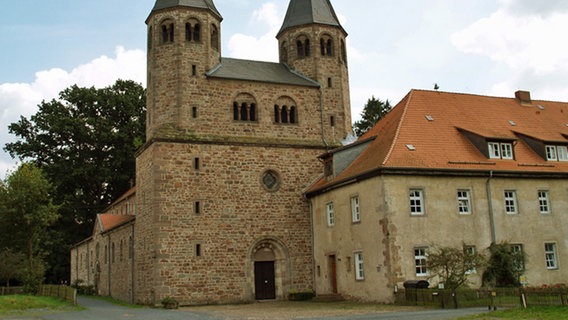Kloster Bursfelde an der Weser.  Foto: Reinhard Schlichting, Braunschweig