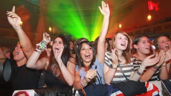 Bastille-Fans beim NDR 2 Soundcheck Neue Musik Festival 2013.  Foto: Axel Herzig