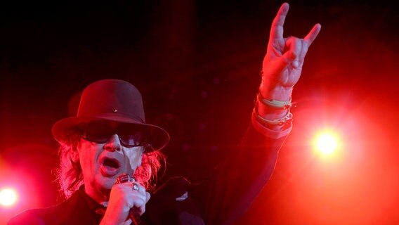 Udo Lindenberg beim stars@ndr2-Konzert in Timmendorfer Strand am 21. April 2016 © NDR 2 Foto: Mirko Hannemann