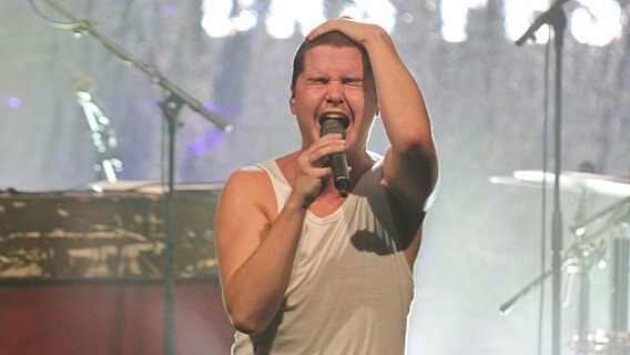 Auftritt von Lukas Graham im Jungen Theater.  Foto: Axel Herzig