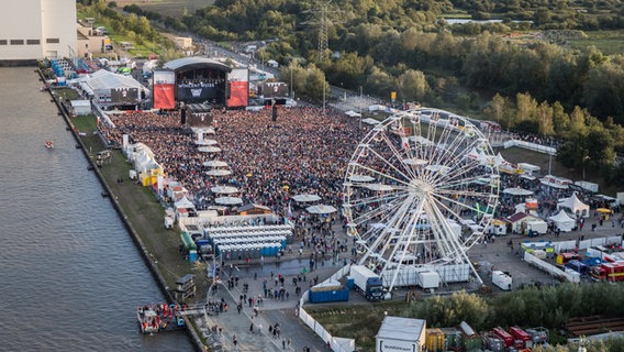 NDR 2 Papenburg Festival 2018: Festivalgelände mit Riesenrad © NDR 2 Foto: Axel Herzig