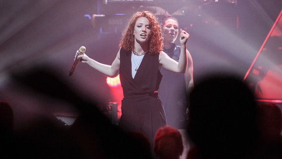 Jess Glynne beim Soundcheck Neue Musik Festival in Göttingen im Deutschen Theater. © NDR Foto: Axel Herzig