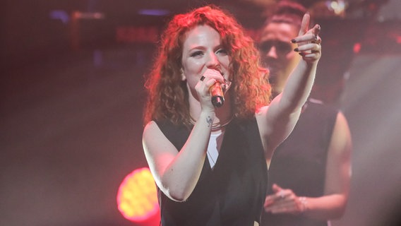 Jess Glynne beim Soundcheck Neue Musik Festival in Göttingen im Deutschen Theater. © NDR Foto: Axel Herzig