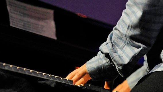 Tom Odell beim Konzert in Göttingen. © NDR 2 Foto: Isabell Schiffler