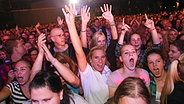 Das Publikum in der Lokhalle ist begeistert. © NDR 2 Foto: Axel Herzig