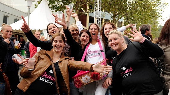 Besucher am Sonnabend auf der City Stage.  Foto: Isabel Schiffler