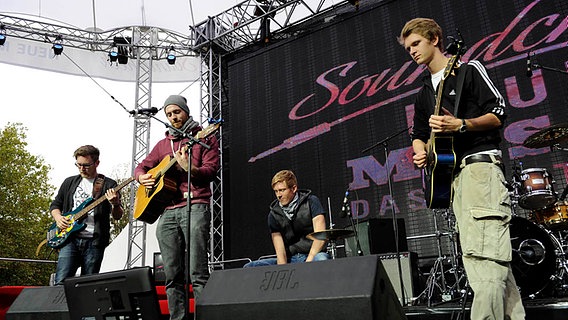 Kyles Tolone live am Sonnabend auf der City Stage.  Foto: Isabel Schiffler