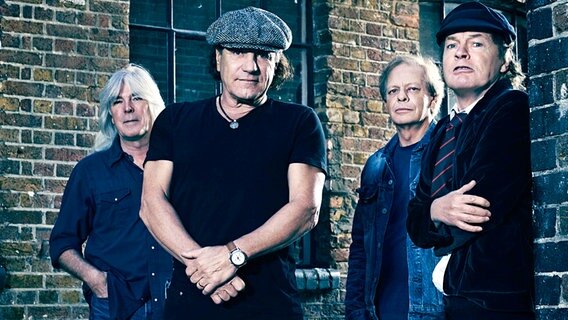 AC/DC 2014 (v.li.): Cliff Williams, Brian Johnson, Stevie Young, Angus Young © Sony Music Foto: James Minchin