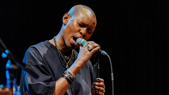 Skunk Anansie auf der Bühne von stars@NDR 2 Songs and Stories © concert-photos.com, instagram.com/@concertphotos.germany 