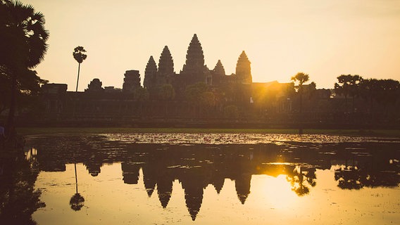 Die Tempelanlage von Angkor Wat bei Sonnenaufgang © Robert Harding World Imagery Foto: picture alliance / Robert Harding