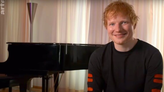 Ed Sheeran im Interview im rahmen der arte-Doku "TRACKS: Was ist schön?" (Screenshot)  