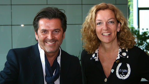 Musiker Thomas Anders mit NDR 2 Moderatorin Bettina Tietjen bei NDR 2 © NDR 2 Foto: Andreas Sorgenfrey