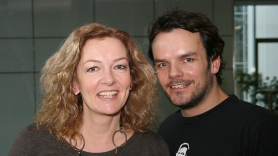 Fernsehkoch Steffen Henssler zu Gast bei Bettina Tietjen.  Foto: Andreas Sorgenfrey