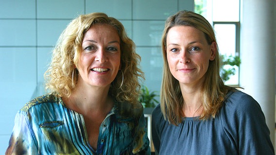 NDR 2 Moderatorin Bettina Tietjen mit Anja Reschke ("Panorama") bei NDR 2 © NDR 2 Foto: Andreas Sorgenfrey
